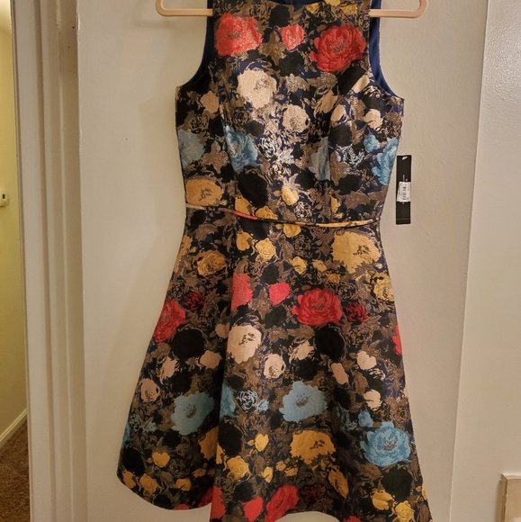 Tahari Women's Floral Print Sleeveless Dress - Picture 1 of 3